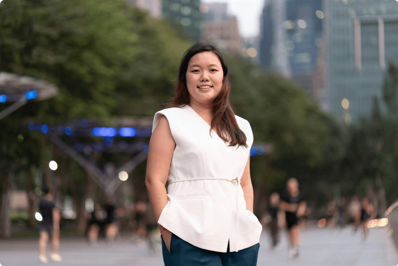 Esther Tan Xin Yi, Finance professional in Singapore
